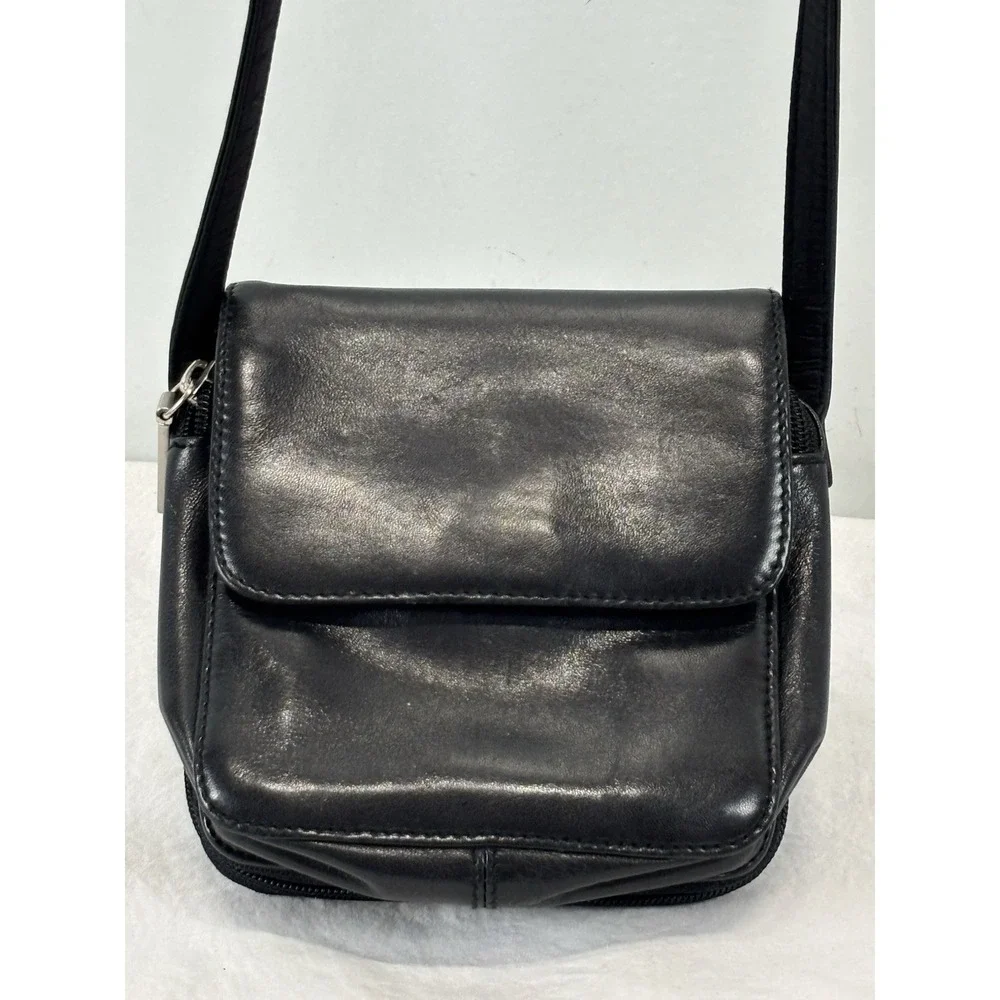 Hobo International Crossbody Wallet Bag Black Leather Organizer Purse Small